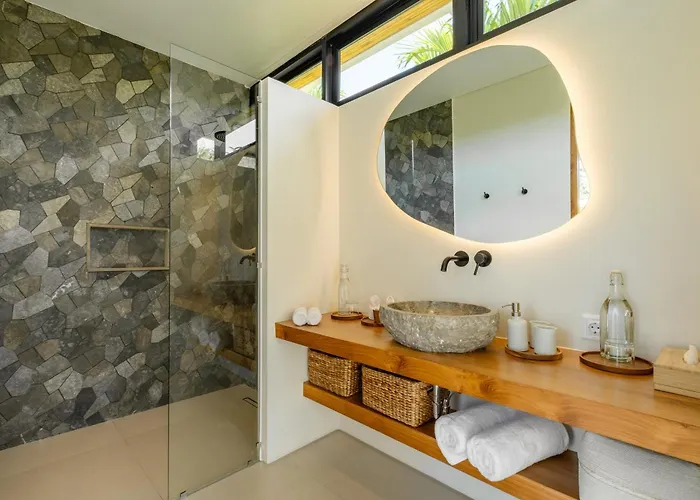 Uluwatu Zen Villa *